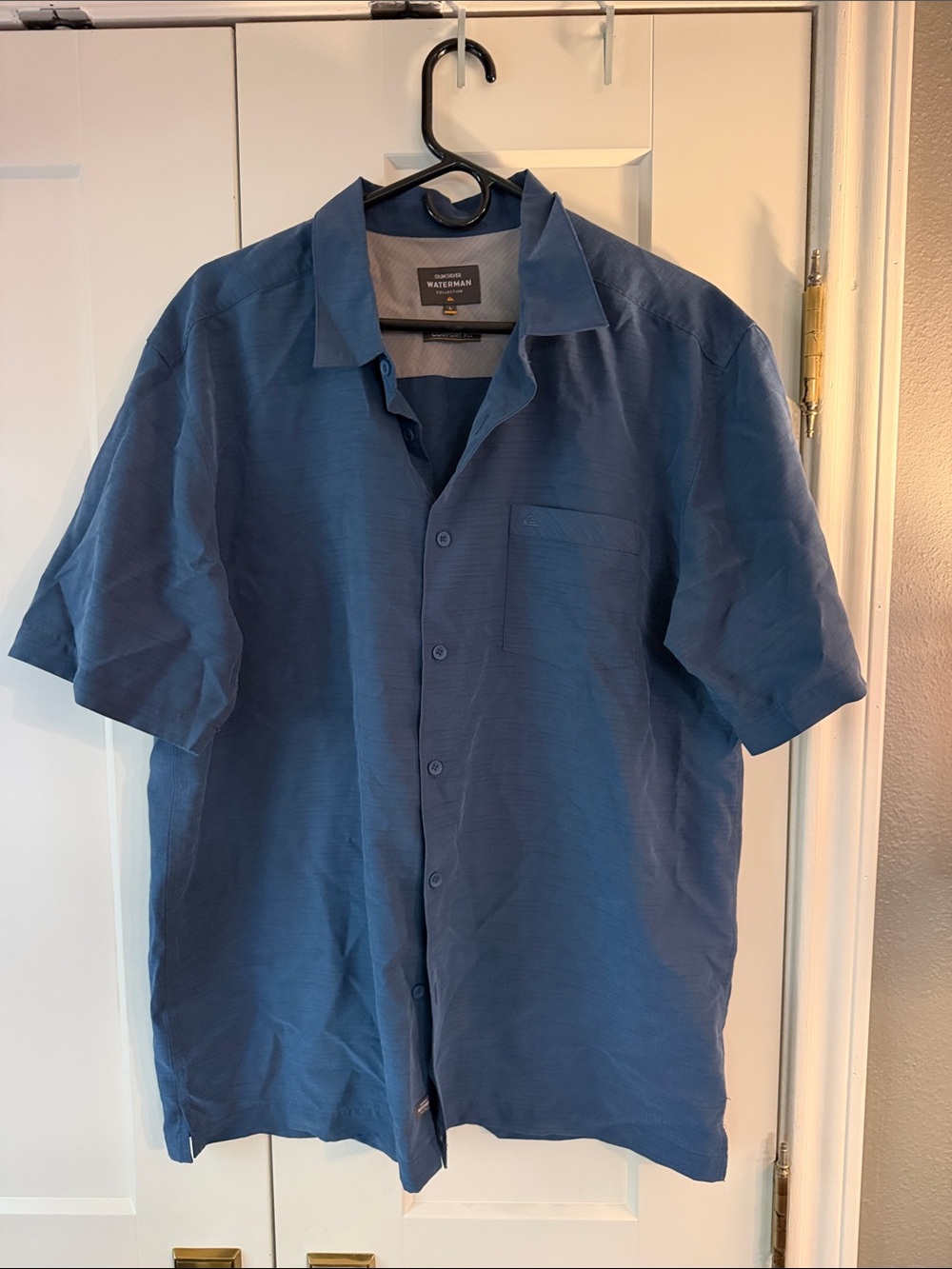 Quiksilver Men's Short Sleeve Button-Down Shirt — Blue